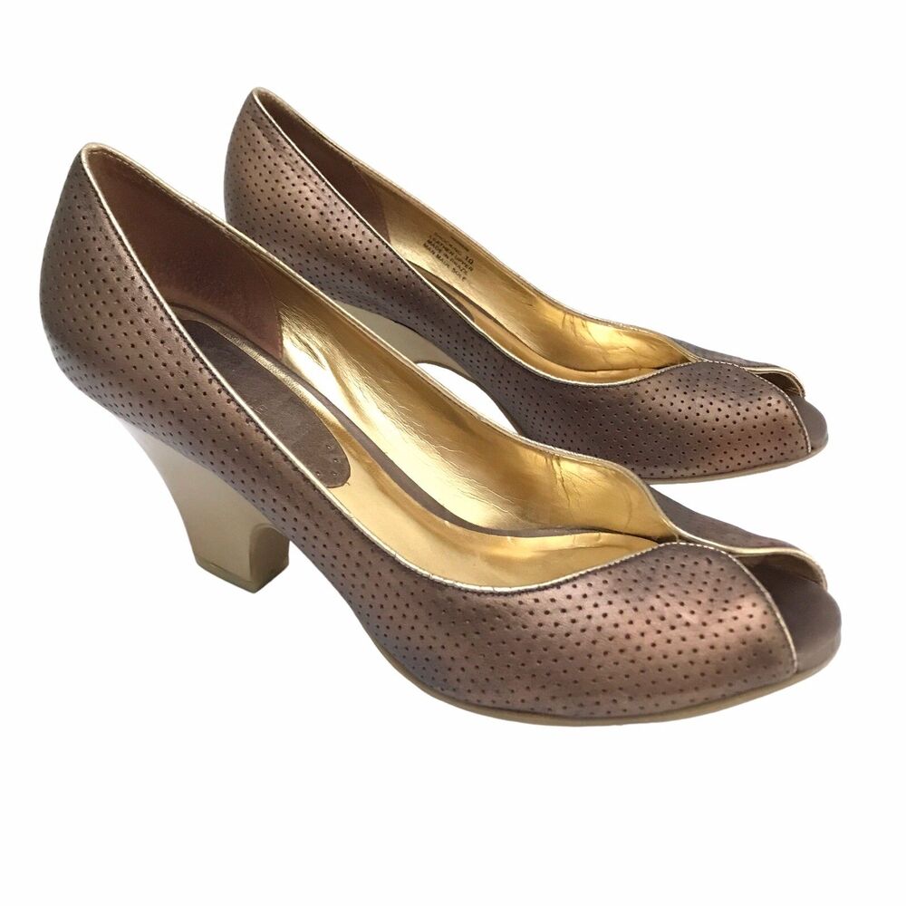 KENNETH COLE REACTION Shocking Gold Brown Bronze Leather Heels Shoes Size 10
